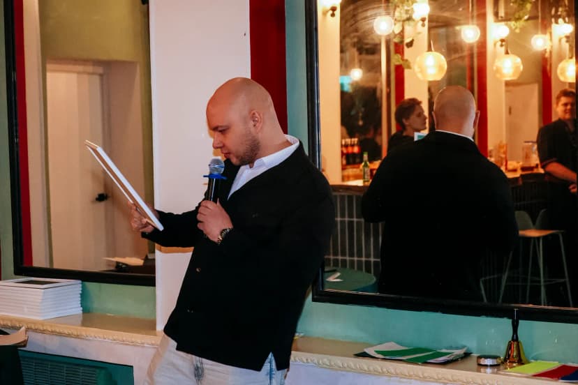 Ведущий презентации продукта в Москве — Серж Кулаков