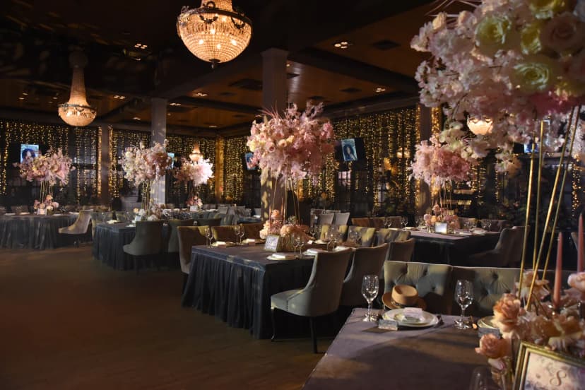 Ведущий на свадьбу в Москве