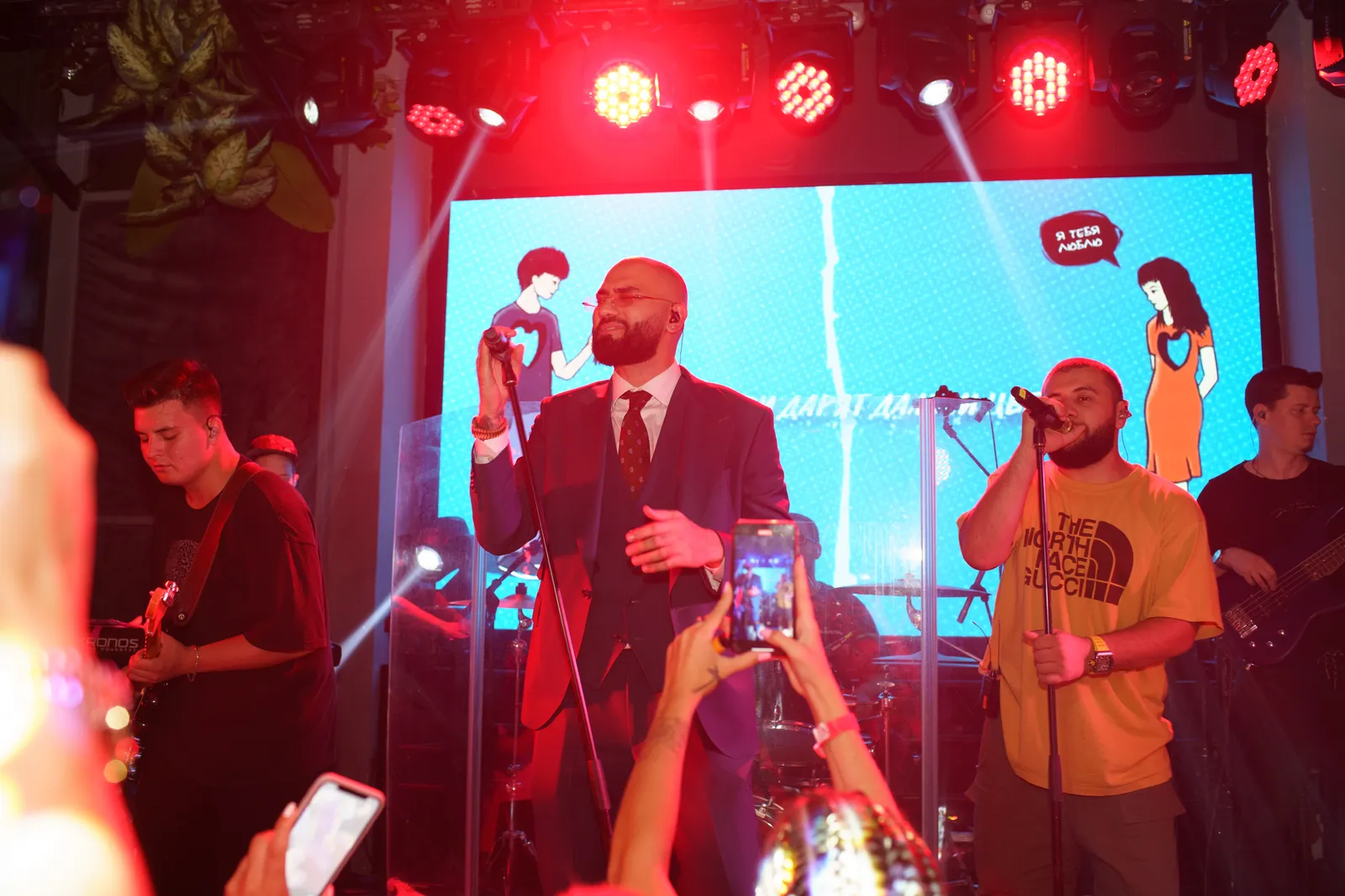 Торжественная программа юбилея компании на сцене