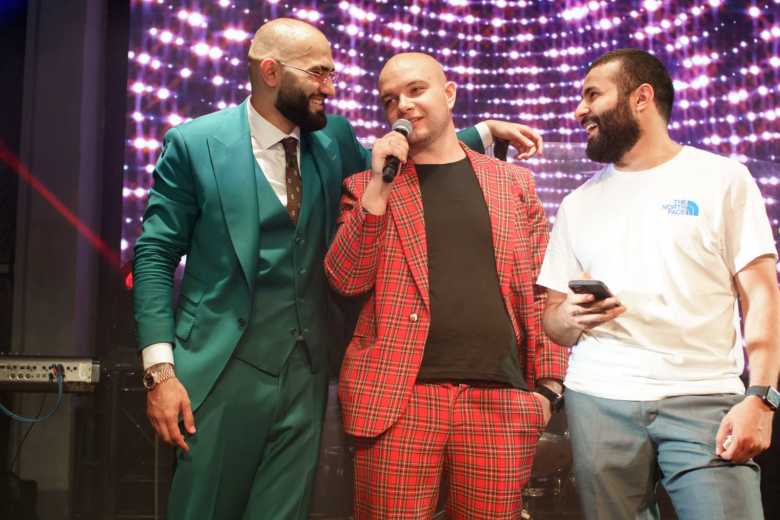 Оформление зала для юбилея компании с декором